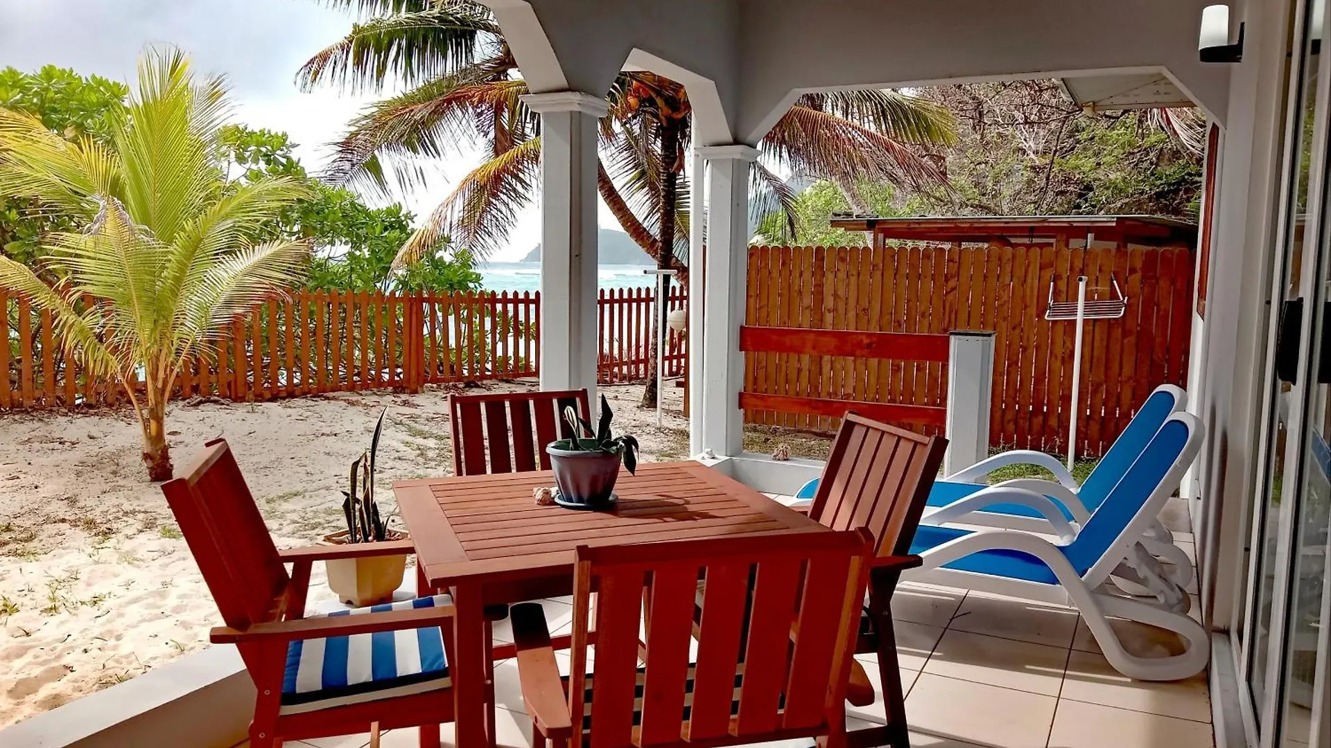 Roz A Mer - Beach Apartment Seychelles